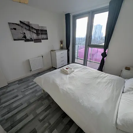 Giogio - Comfortable Stratford Flat With Stunning Views London Exterior photo