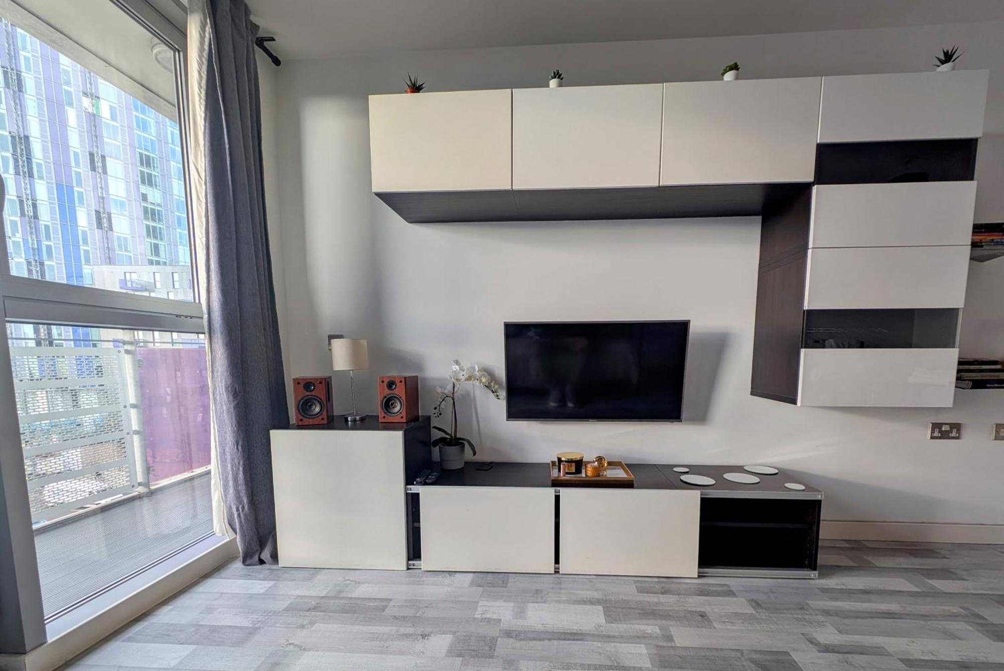 Giogio - Comfortable Stratford Flat With Stunning Views Апартаменты *
