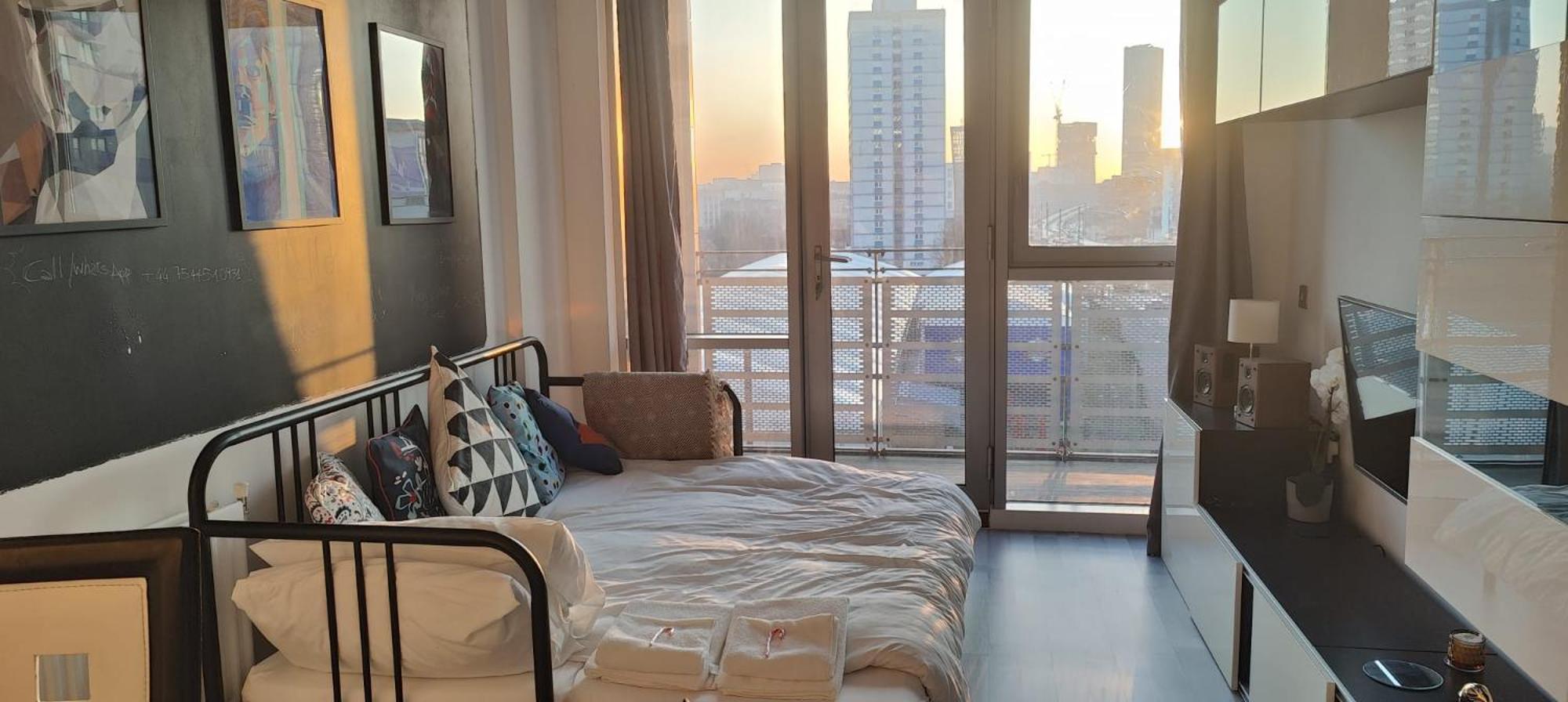Giogio - Comfortable Stratford Flat With Stunning Views Апартаменты *