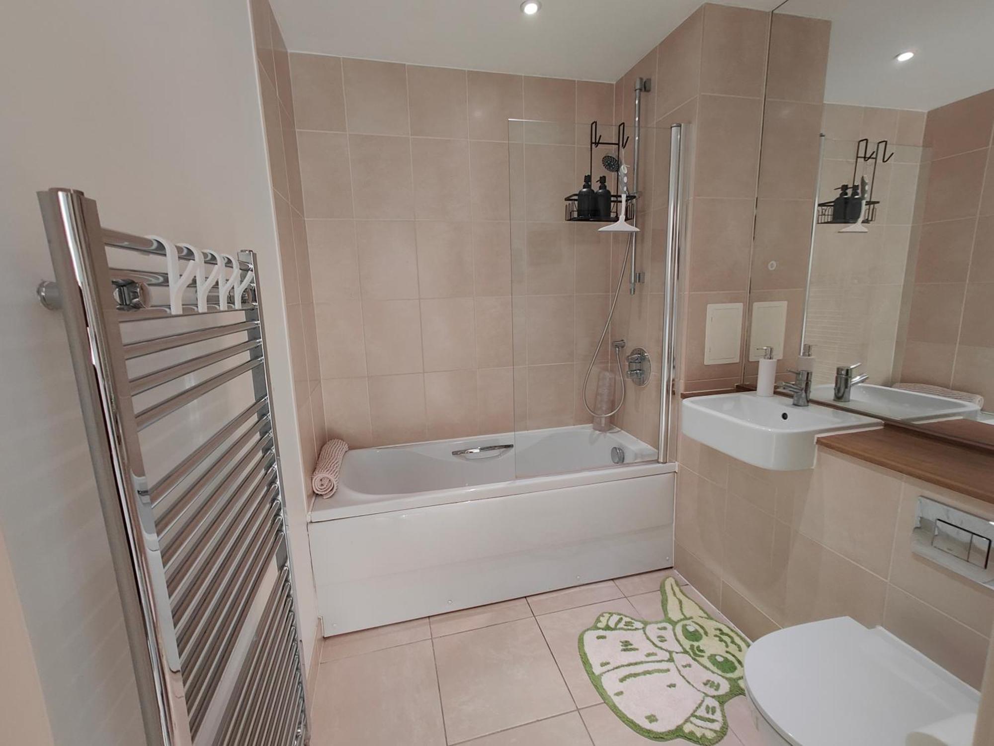 Апартаменты Giogio - Comfortable Stratford Flat With Stunning Views *